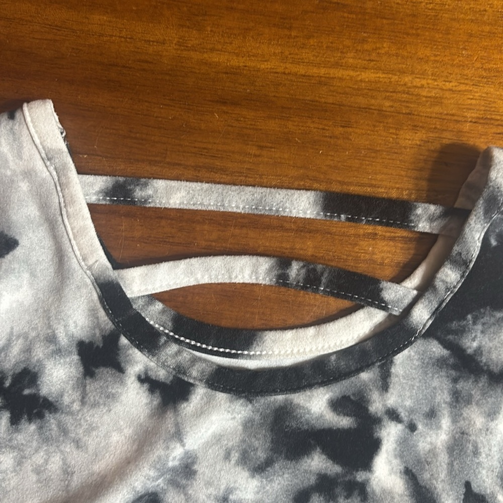 Wonder Nation Gray T-Shirt - Picture 3 of 4